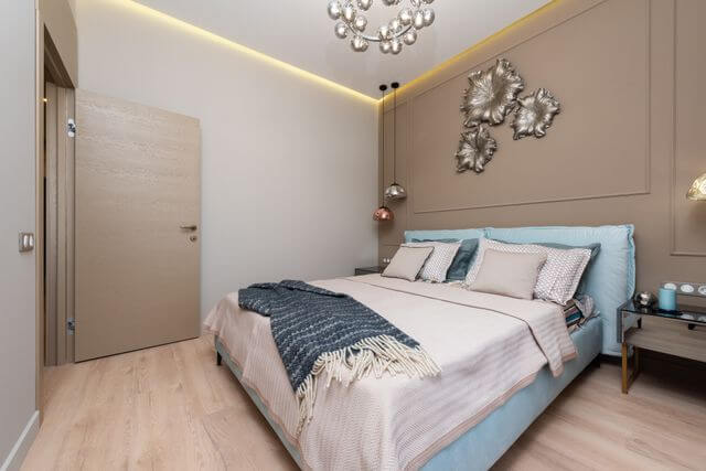 Spacious bedroom with contemporary design